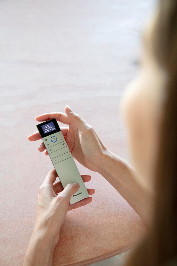 inkl. Montage Daikin Inverter Klimaanlage, Emura 3, Wandgeräte, FTXJ Serie von 2,0 kW - 5,0 kW in allen Farben